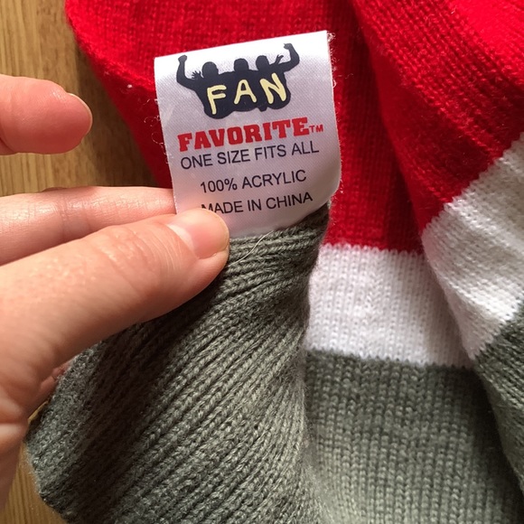 Unisex Ohio State University Fan Favorite Buckeye Woven Scarf - Picture 4 of 4